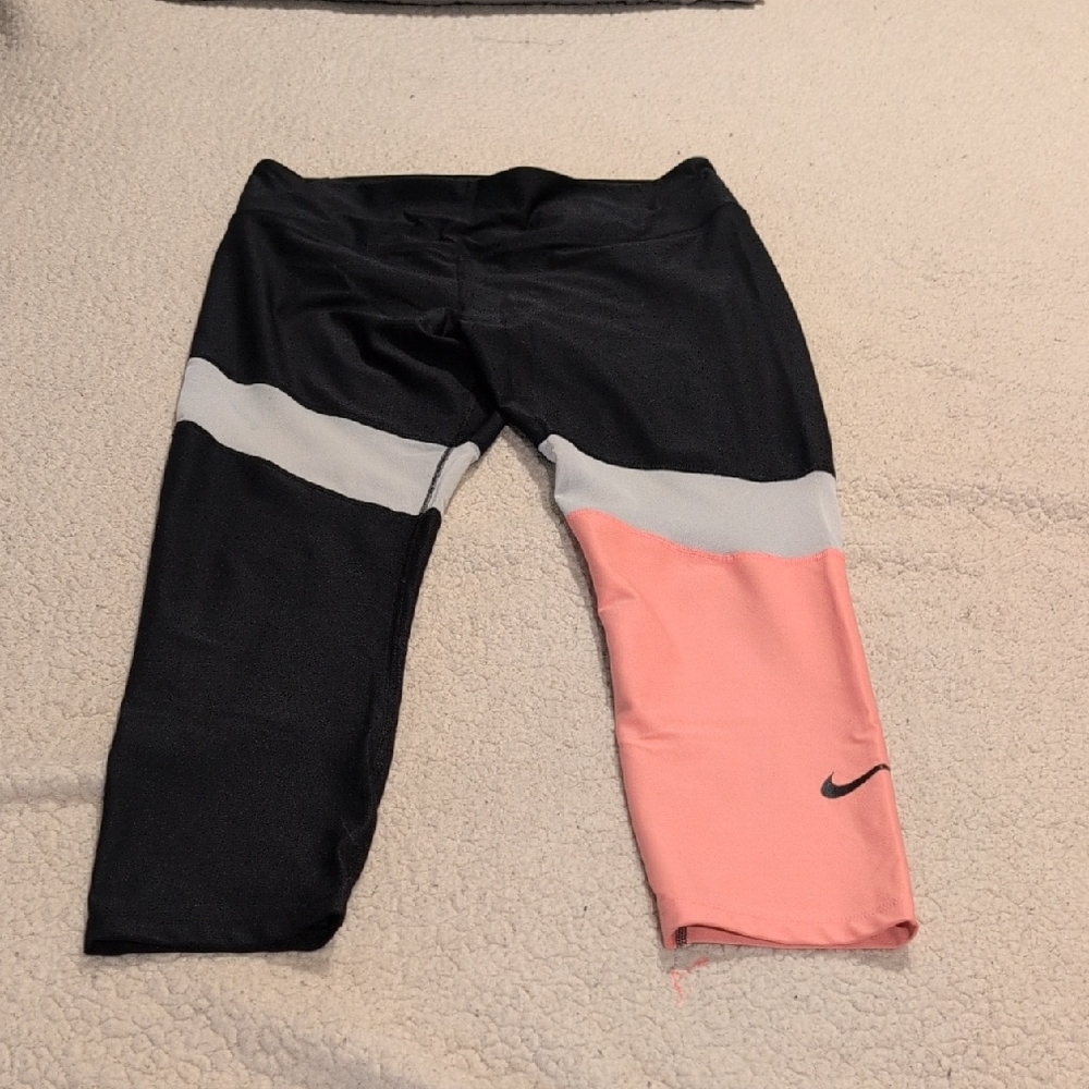 Nike Black and Pink Colorblock Leggings